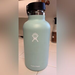 Hydroflask 64 oz.